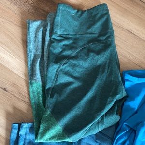 4 pairs of XL leggings- old navy and Gap